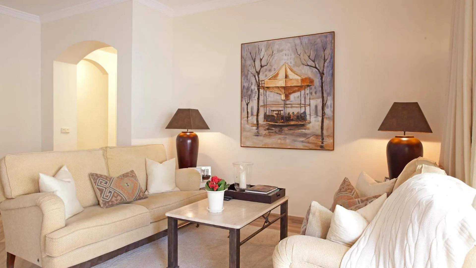 Charming Apartment With Pool Marbella